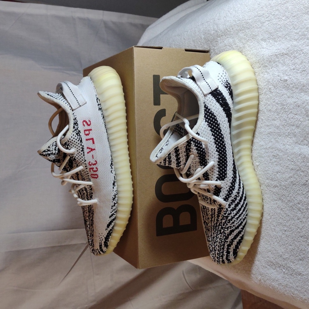 Adidas / Kanye Yeezy Boost 350 V2 Sneakers - WH/BK - Size 10.5 - Picture 6 of 17